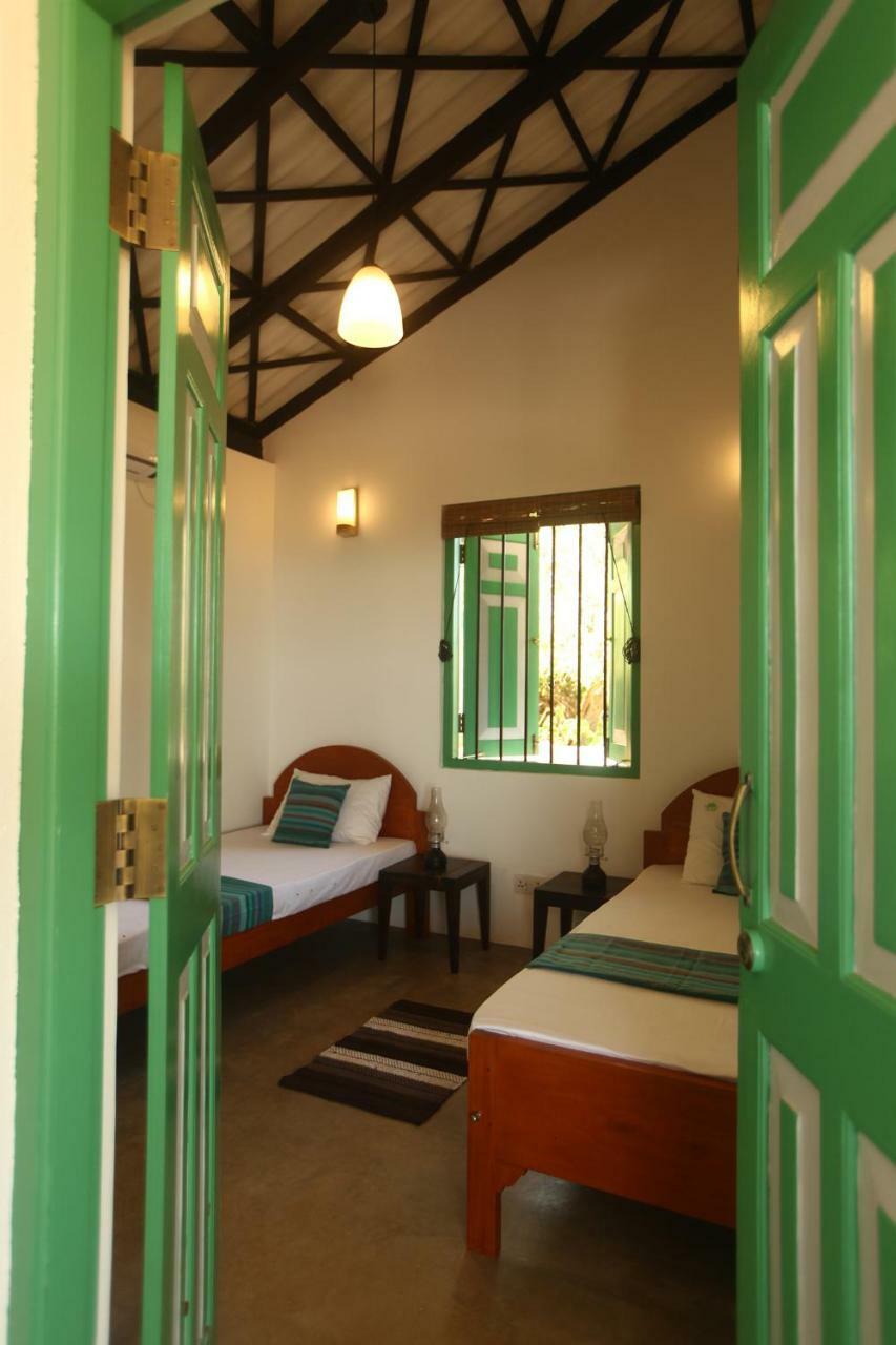 Nil Sisila Beach Resort Yala Exterior photo